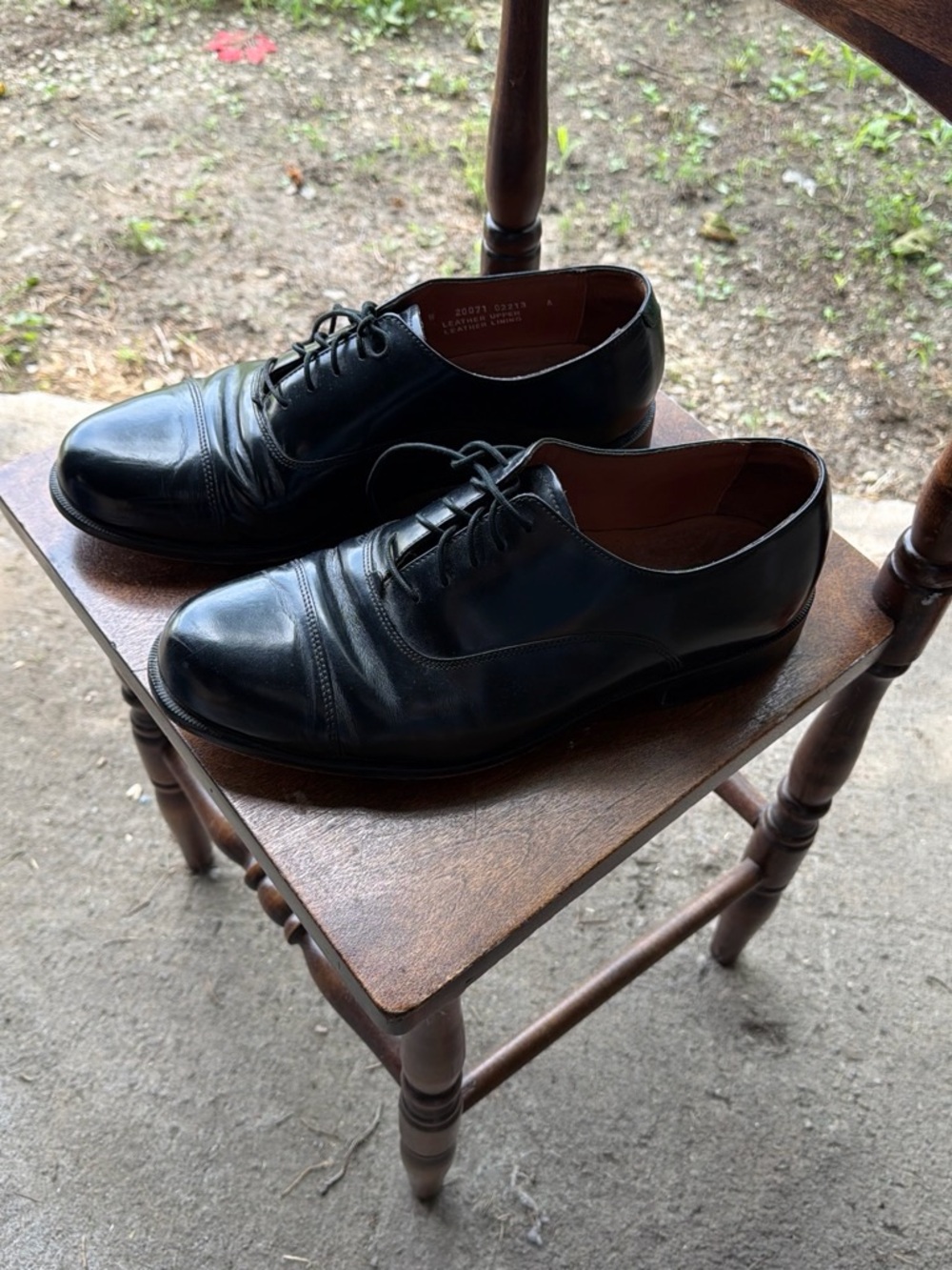 Oxford Black Leather Lace-Up Cap-Toe Flats